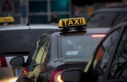 Taxichauffeur slachtoffer van carjacking